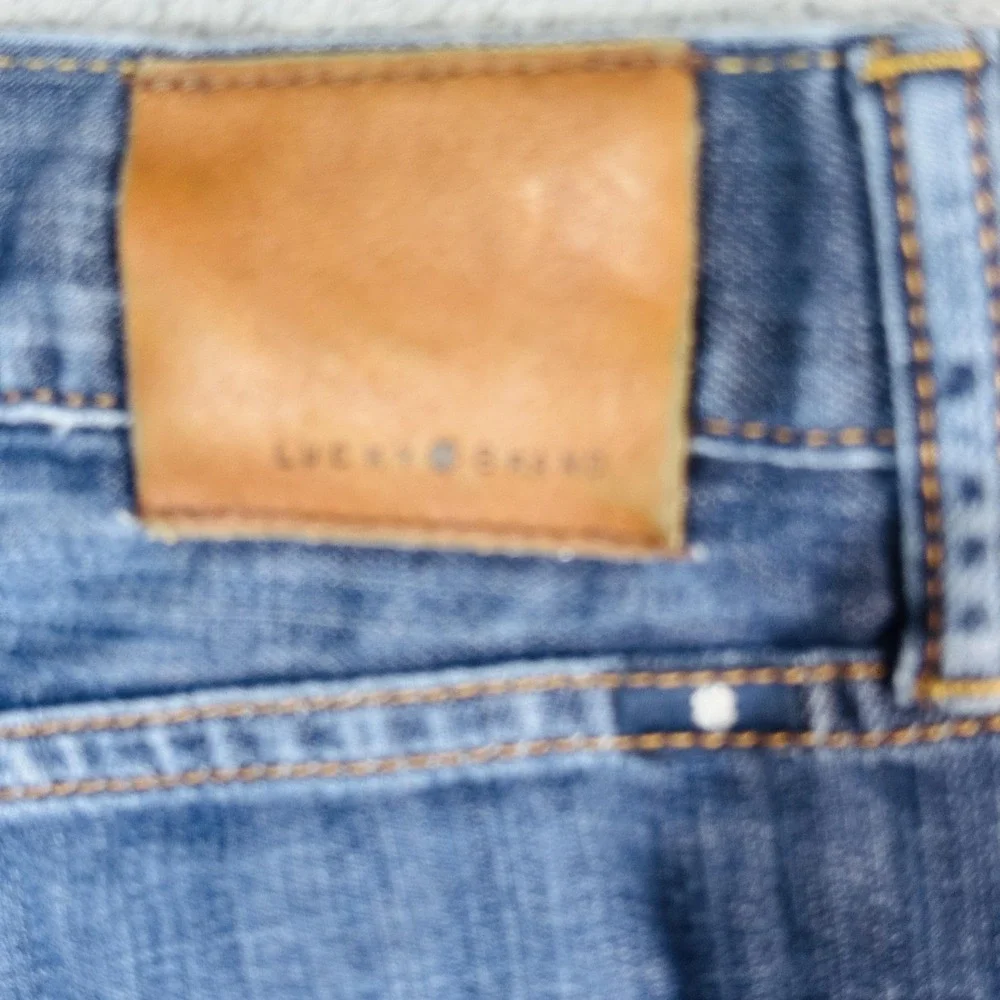 Lucky Brand 121 Heritage Slim Bermuda Shorts Mens 34 Blue Denim Raw Hem